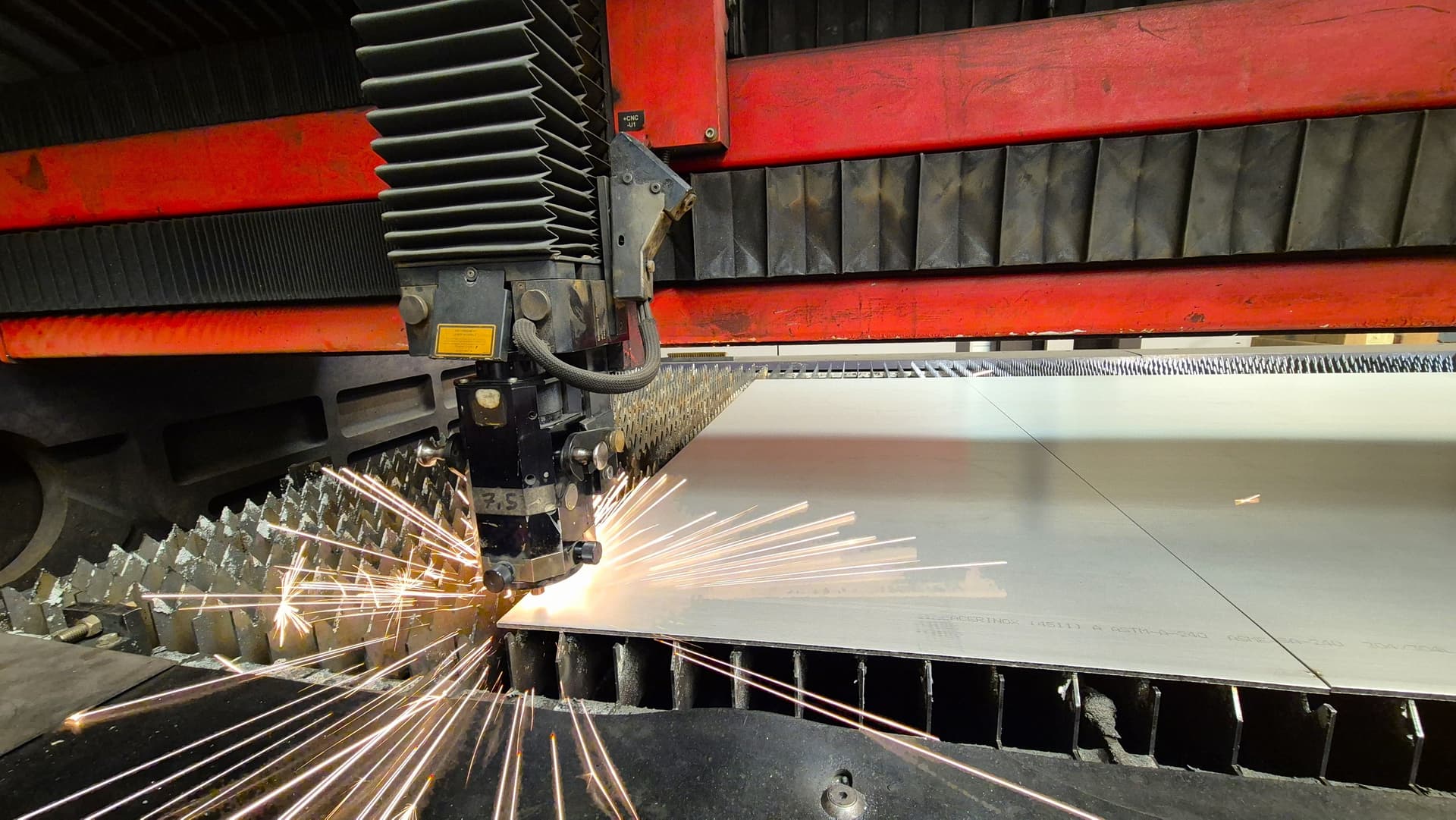 Découpe laser 2D industrielle